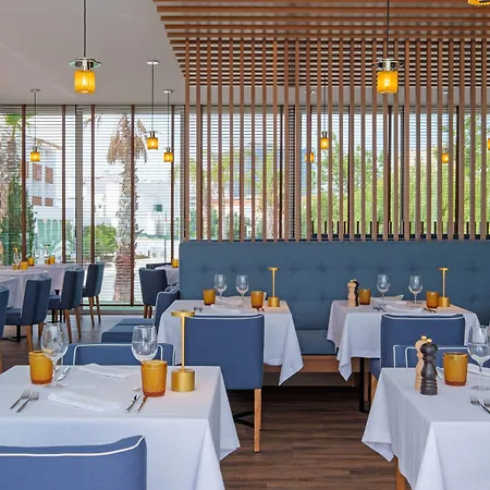 Malibu Foz - La Maison Younan