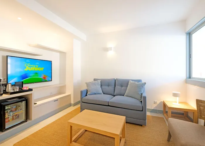 ホテル Malibu Foz - La Maison Younan フィゲイラ・ダ・フォズ