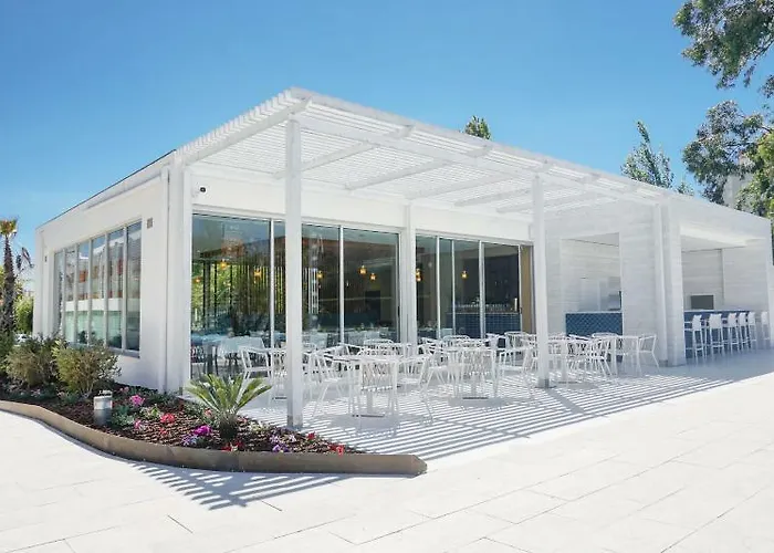 ホテル Malibu Foz - La Maison Younan 5*