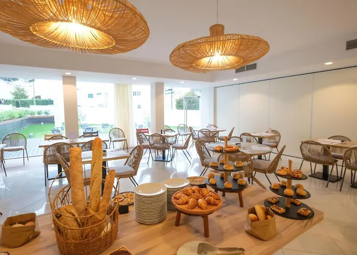 Malibu Foz - La Maison Younan 5* フィゲイラ・ダ・フォズ