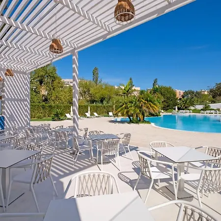 Malibu Foz - La Maison Younan