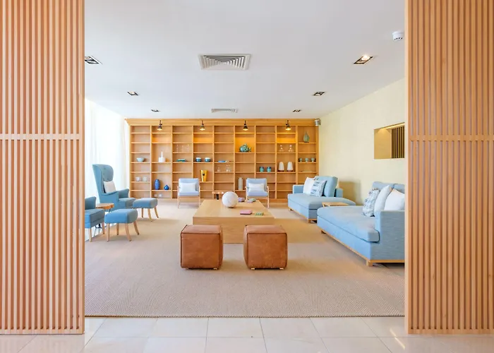 Malibu Foz - La Maison Younan Hotel Figueira da Foz