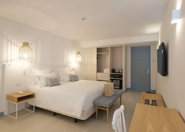 Malibu Foz - La Maison Younan Hotel Figueira da Foz